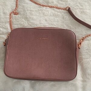 Ted Baker crossbody, dusty pink in color rose gold chain